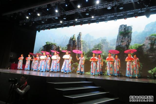 中国大妈的旗袍秀震撼香港