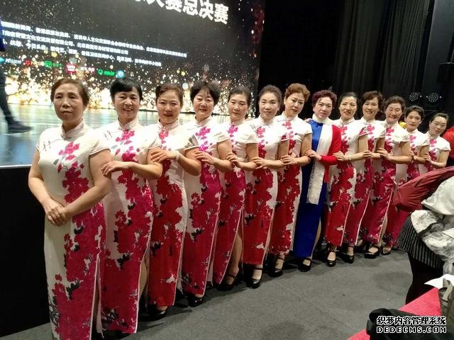 中国大妈的旗袍秀震撼香港